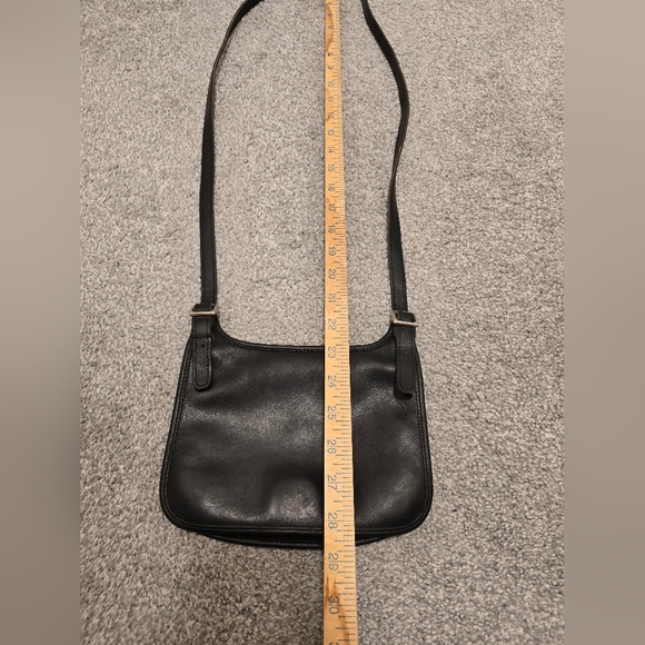 Vintage Coach Slim Saddlebag Black Leather Hippie Boho Classic *Dustbag Included - Picture 12 of 13